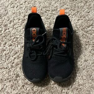 Kids adidas tennis shoe